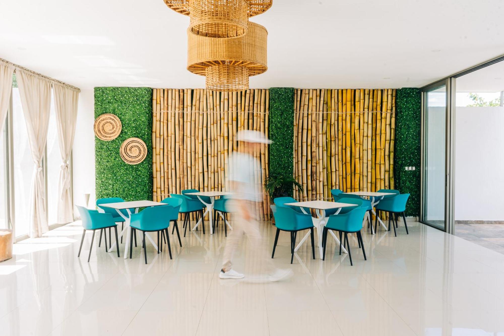 Equinoccio Hotel Santa Ana Buitenkant foto