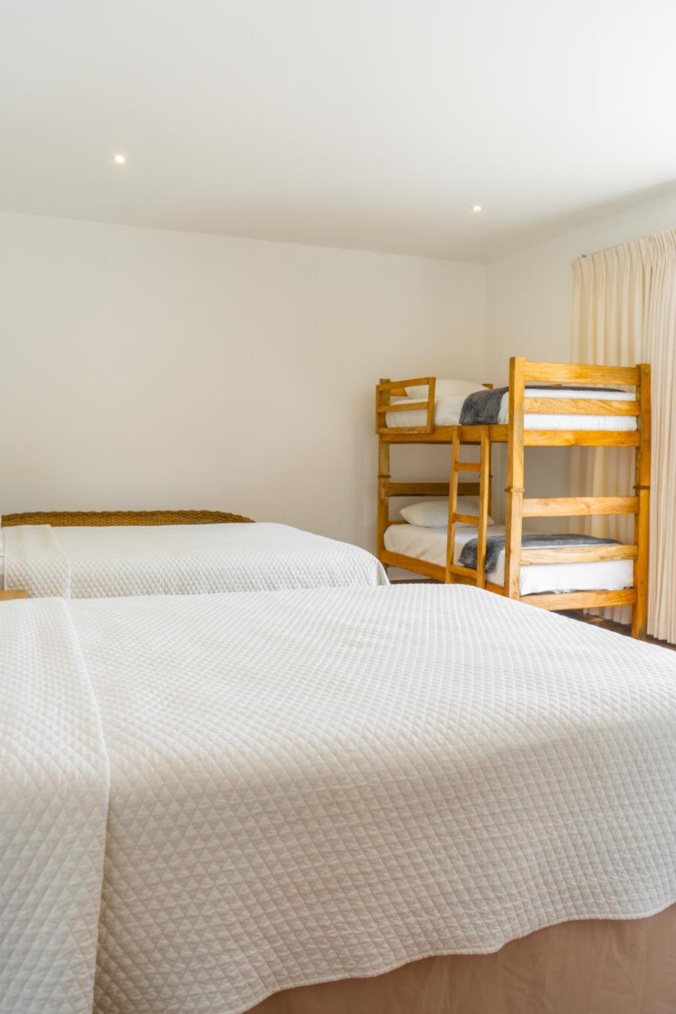 Equinoccio Hotel Santa Ana Buitenkant foto